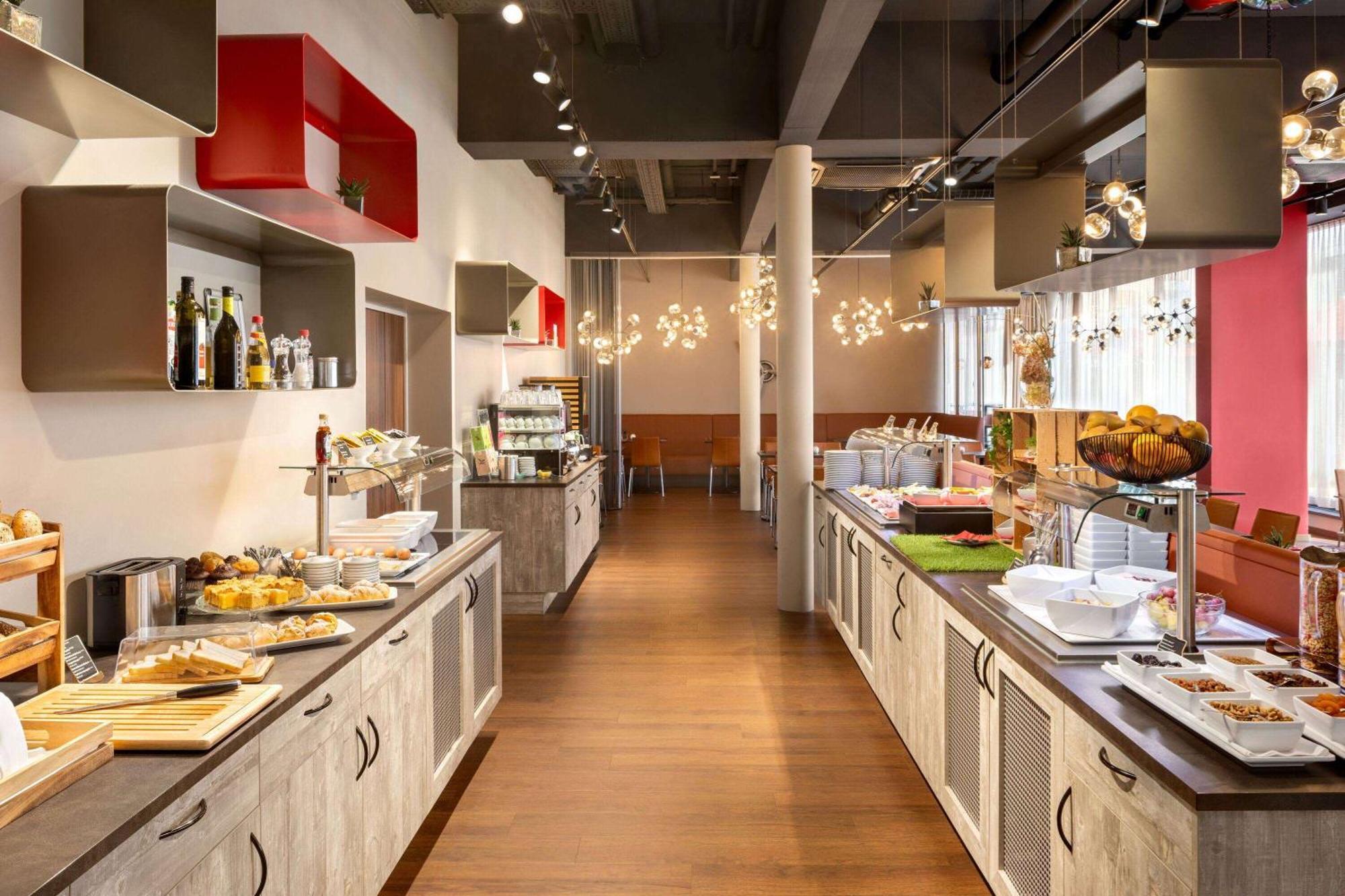 格拉茨机场爱米迪亚快捷酒店 Feldkirchen bei Graz 外观 照片