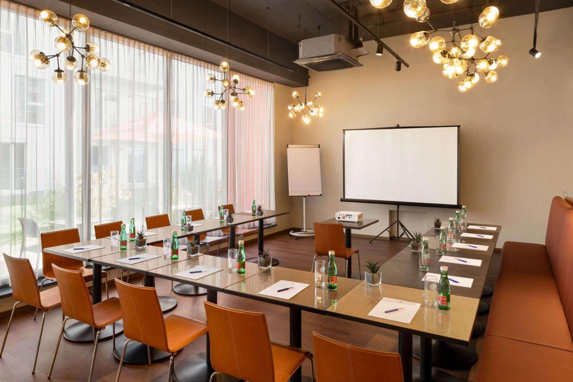 格拉茨机场爱米迪亚快捷酒店 Feldkirchen bei Graz 外观 照片